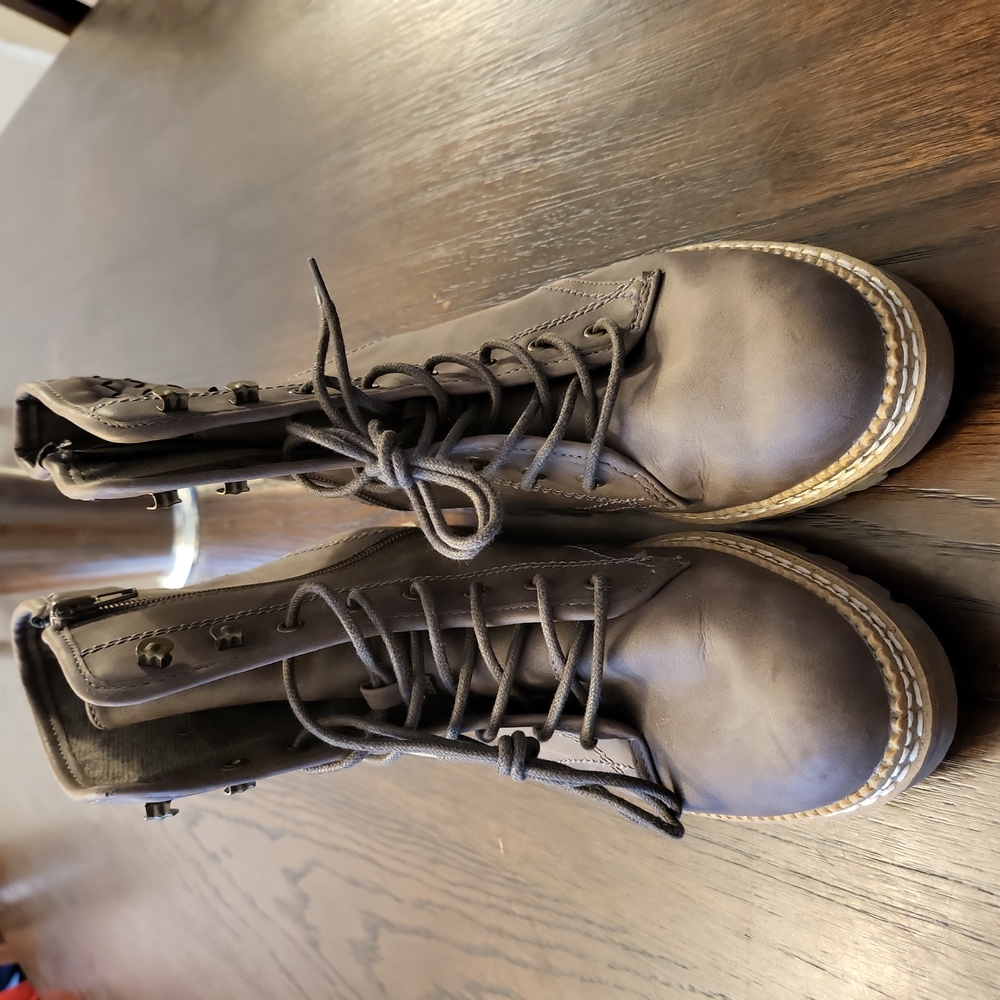 XOXO Boots